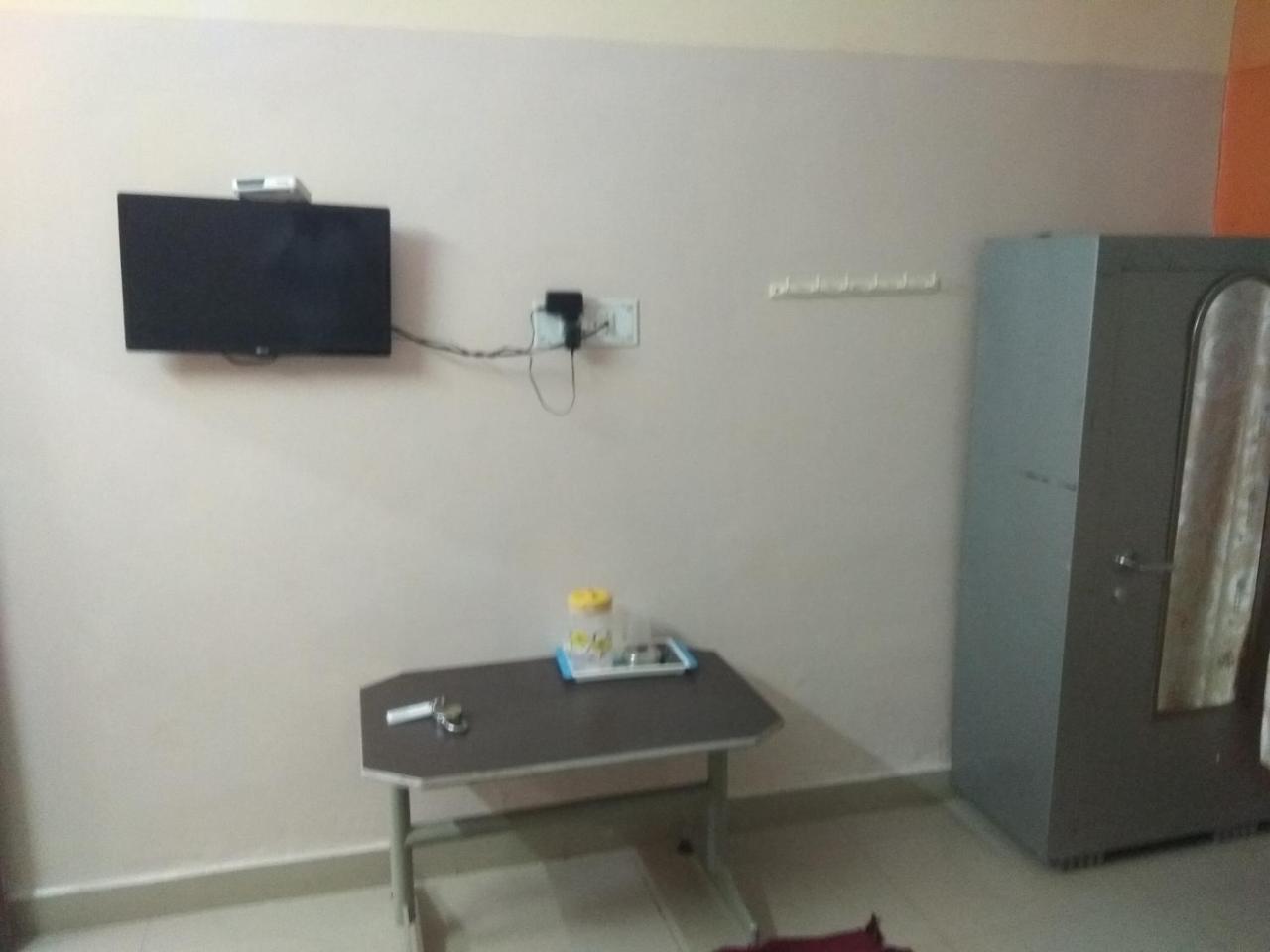 Apoorva Residency Bangalore Exterior photo
