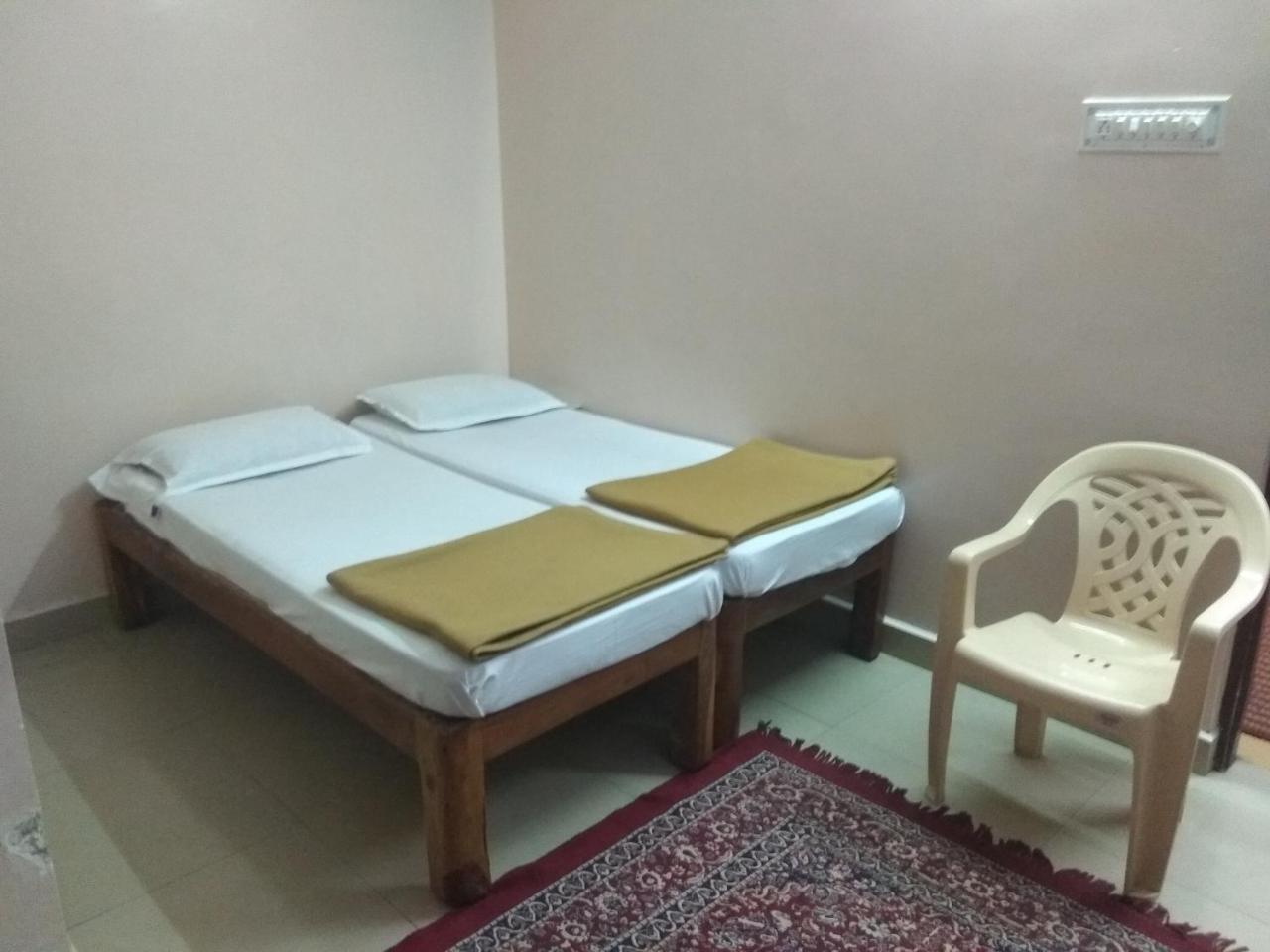 Apoorva Residency Bangalore Exterior photo