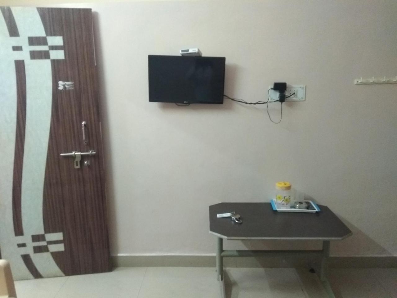 Apoorva Residency Bangalore Exterior photo