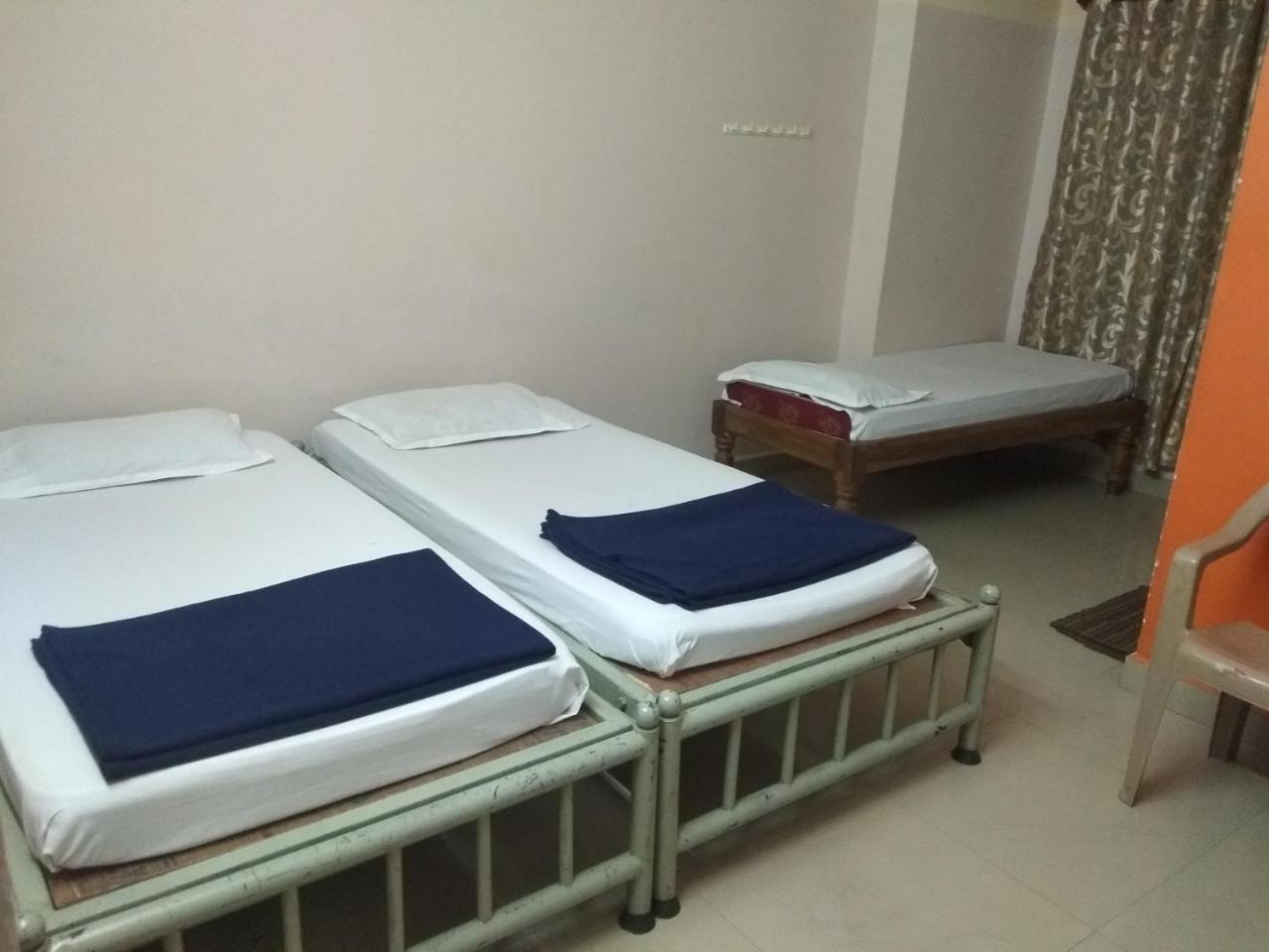 Apoorva Residency Bangalore Exterior photo