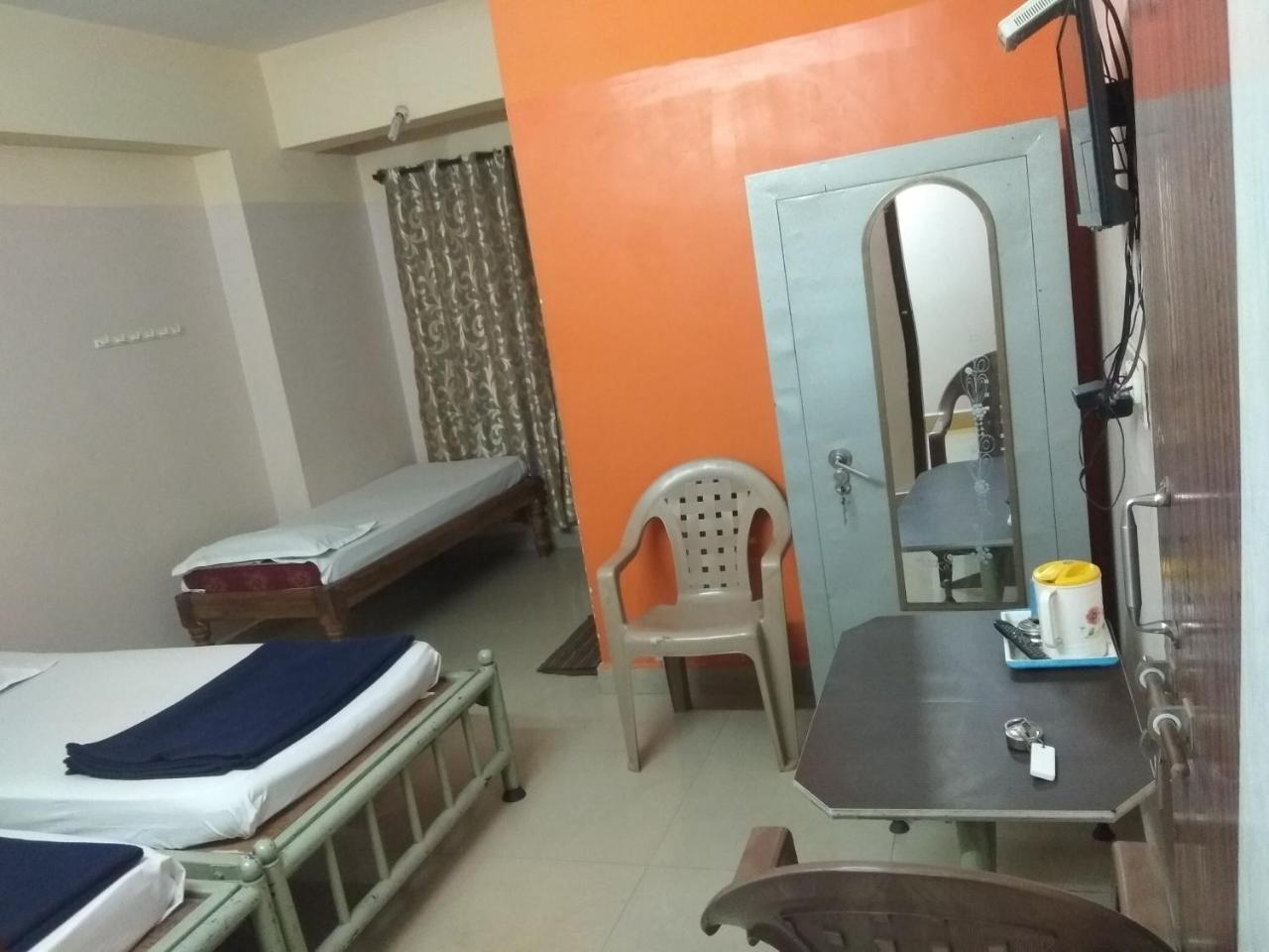 Apoorva Residency Bangalore Exterior photo