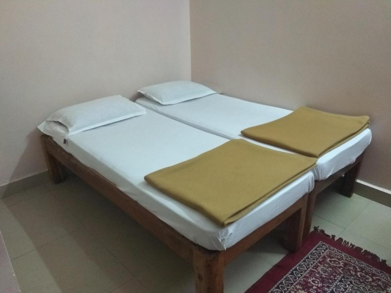 Apoorva Residency Bangalore Exterior photo